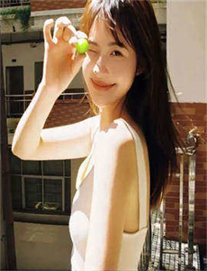 一个可疑的女士